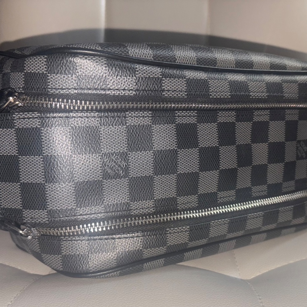 Louis Vuitton Dopp Kit Toilet Pouch - Picture 3 of 5